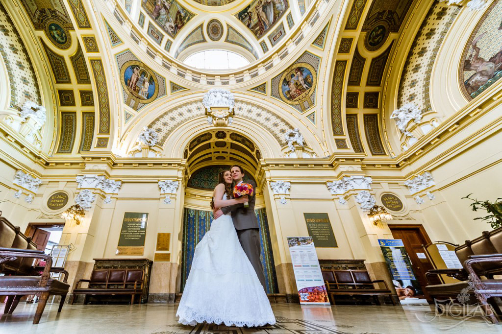 035-Reka-es-Andras-eskuvo-Szechenyi_Gyogyfurdo_es_Uszoda